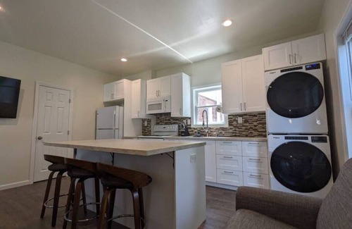 Perryville Apartment | Discounted Stays | 2BR | Dog-Friendly | King | A/C