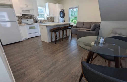 Perryville Apartment | Discounted Stays | 2BR | Dog-Friendly | King | A/C