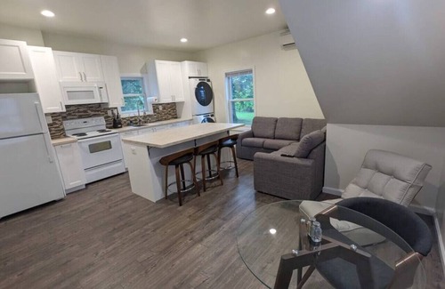 Perryville Apartment | Discounted Stays | 2BR | Dog-Friendly | King | A/C