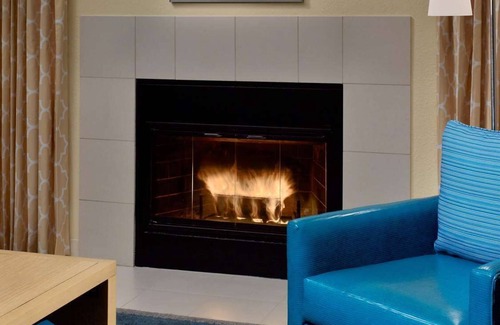 Flagstaff Hotel | Discover a Scenic Retreat Near Flagstaff's Natural & Historic Gems w/Gym & Pool