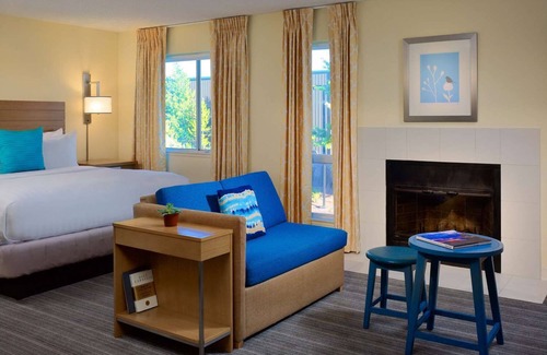 Flagstaff Hotel | Discover a Scenic Retreat Near Flagstaff's Natural & Historic Gems w/Gym & Pool