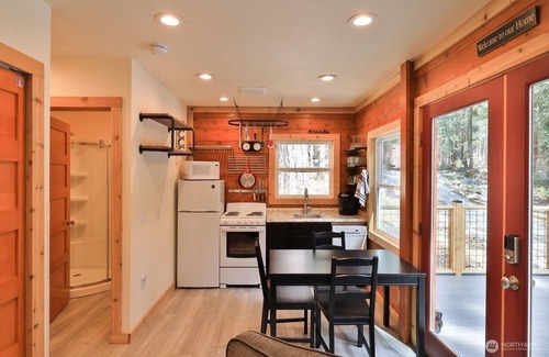 Leavenworth Cabin | Discover Adventure: Tiny Cabin Nestled in the Enchanting North Cascades