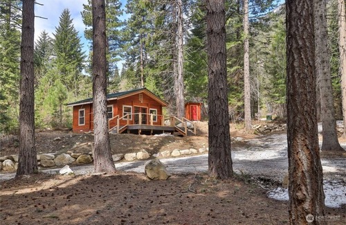 Leavenworth Cabin | Discover Adventure: Tiny Cabin Nestled in the Enchanting North Cascades