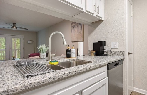 Carrboro Apartment | Discover an inviting apartment, just 5 mins from UNC & Franklin St