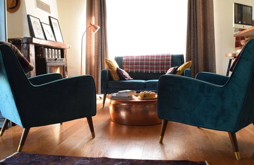 Change House | Discover Beaune and surrounding areas. Thermes de Santenay a proximité.