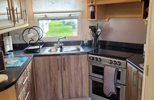Ingoldmells Apartment | Discover comfort home from home 8-birth Caravan