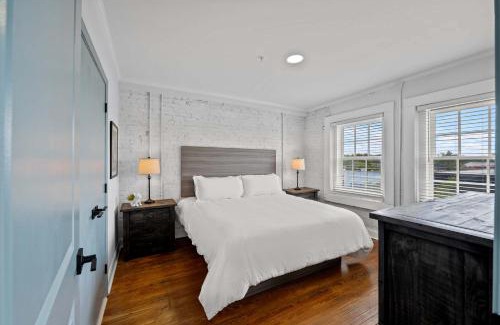 Conway House | Discover Conway Trendy Downtown Loft