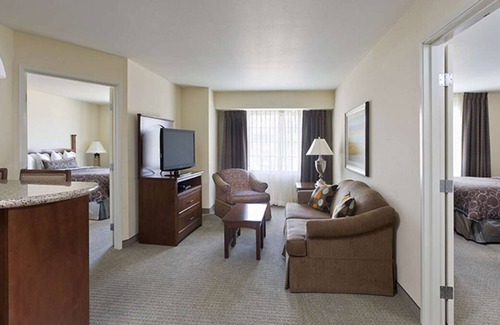 Acres Green House | Discover Denver South's Adventures! Three Spacious Suites with Full Kitchens!
