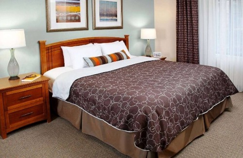 Acres Green House | Discover Denver South's Adventures! Three Spacious Suites with Full Kitchens!