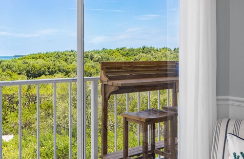 Tavernier Condo | Discover marine wonders nearby, stay at our Tavernier 2-bedroom condo