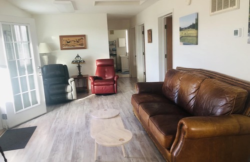 Raleigh House | Discover NCSU in just 14 mins! Dog-friendly 2-bedroom Raleigh retreat