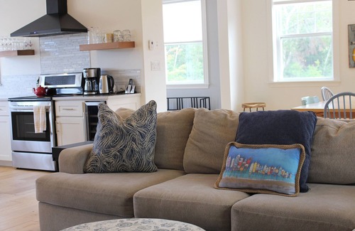 Stanhope House | Discover paradise just minutes away from stunning National Park Beaches!