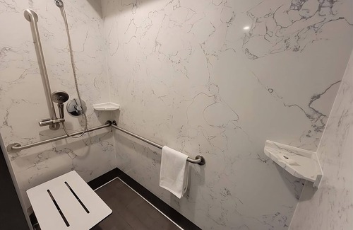 Newhall Hotel | Discover the Best Santa Clara Has to Offer! 4 Units with FREE Parking!