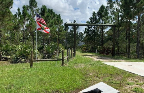 Okeechobee House | Discover the Charm of Rural Life at Miokee Ranch. Pet Friendly!