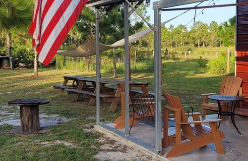 Okeechobee House | Discover the Charm of Rural Life at Miokee Ranch. Pet Friendly!