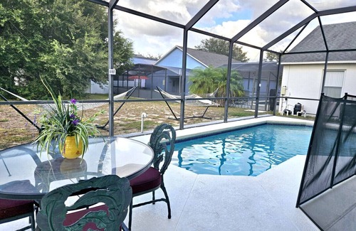 Sunset Ridge House | Discover the Deep Blue with Finding Nemo House