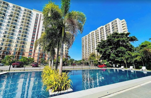 Lapu-Lapu Condo | Discover the Perfect Balance of Sunsets and Comfort in our Seaview Accommodation