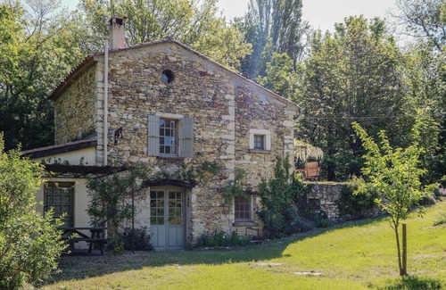 Le Poet-Laval House | Discover this beautiful detached vacation home with private pool.