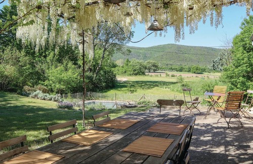 Le Poet-Laval House | Discover this beautiful detached vacation home with private pool.