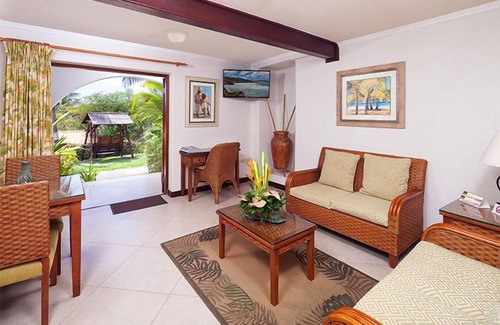 Maynards Hotel | Discover West Coast of Barbados! Relaxing Units Near Cove Bay! Parking!