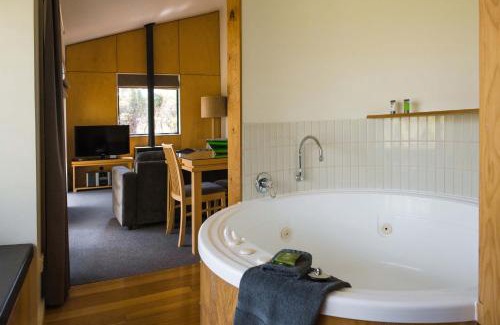 Cradle Mountain Hotel | Discovery Resorts - Cradle Mountain