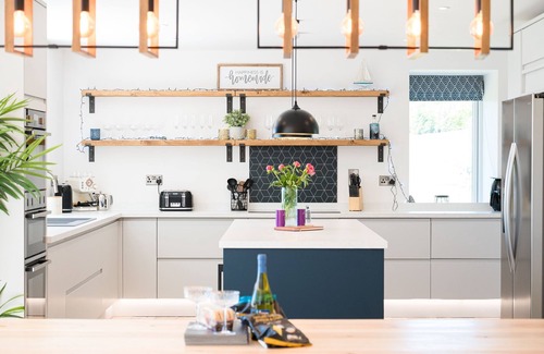 Gatehouse-of-Fleet Cottage | Disdow House - a house that sleeps 11 guests in 5 bedrooms