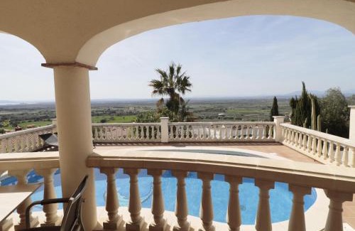 El Mas Isaac House | Disfruta de esta casa con fantásticas vistas, piscina y jardín privado situada en Can Isaac, Palau Saverdera, Costa Brava - ES-366-6