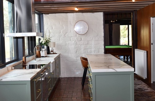 Eltham House | Diskin House Mt Pleasant Rd, Eltham. Great for weddings - 2 Kms to Montsalvat.