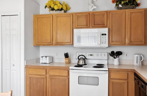 Indian Point House | Disney Area Family Villa – Private South-Facing Pool, Spa & Full Privacy