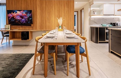 District 1 Apartment | Dist 1 Spacious 3-bedroom apartment with Pool and Gym in Saigon