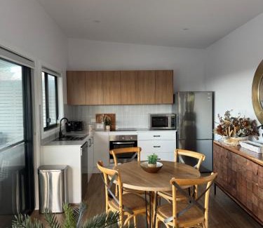 Charlestown Apartment | Distant Ocean View central bfast included
