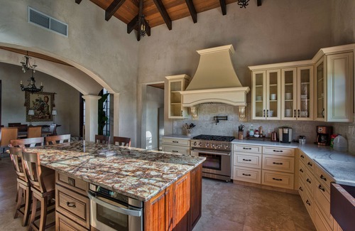 Ditleff Point Villa | Ditleff Beach House~New 2025 Beachfront Estate~Gated~Welcome Dinner on Arrival