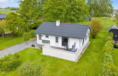 Tørresø House | "Diuri" - 380m from the sea by Interhome