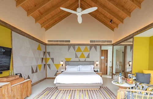 Farukolhufushi Island Hotel | Dive into Music: Overwater Villas & Underwater Tunes Await You!