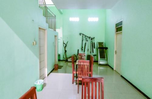 Kudus Hotel | Djati Homestay Redpartner near Gor Djarum Kudus