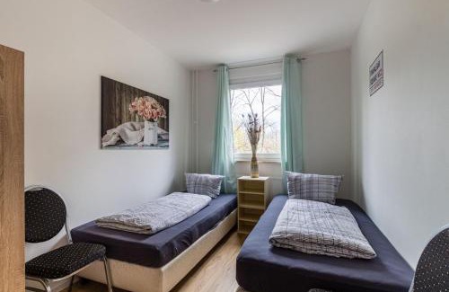 Halle Apartment | DKN - Ihr Zuhause auf Zeit in Halle - Vollmöbliert - Waschmaschine - Wlan - Nähe S-Bahn