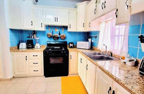 El Cortecito Apartment | Gorgeous: 8 minute Walk to Beach, Shops & Dining!