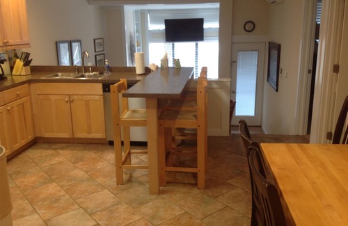 Wintergreen Condo | Dobie,1st floor,Slope side,End unit, Heart of Wintergreen 3 bedroom 3 bath