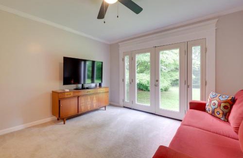 Colonial Beach Apartment | Dock Access Waterfront Studio in Colonial Beach!