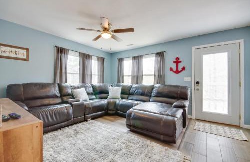 Gravois Mills House | Dock and Furnished Deck Lakefront Gravois Mills Gem
