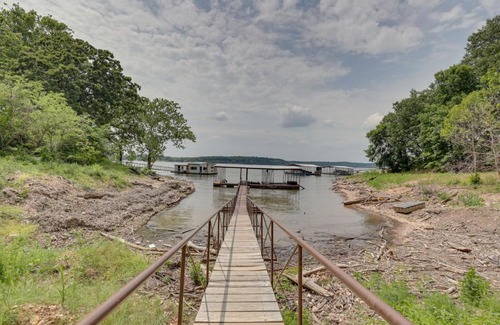 Grove House | Dock and Pool Access Lakefront Grove Home!