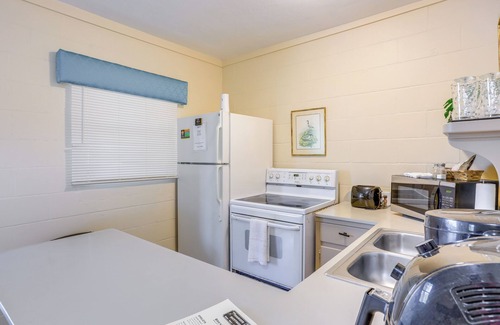 Chiefland Apartment | Dock & Fire Pit: Scenic Studio on Suwannee River!