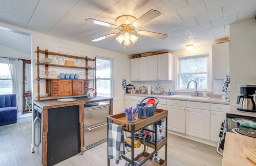 Bronson House | Dock & Kayak - Waterfront Retreat on Gilead Lake!