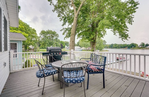 Bronson House | Dock & Kayak - Waterfront Retreat on Gilead Lake!
