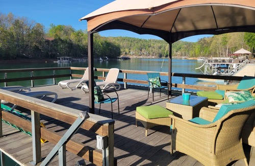 Jacksboro House | Dock Life at beautiful Norris Lake!