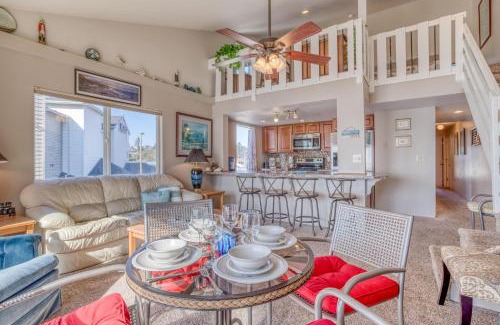 Lincoln City House | Dock of the Bay 308