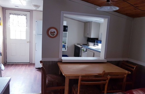Cloyne Resort | Dock Side Cabin In North Frontenac