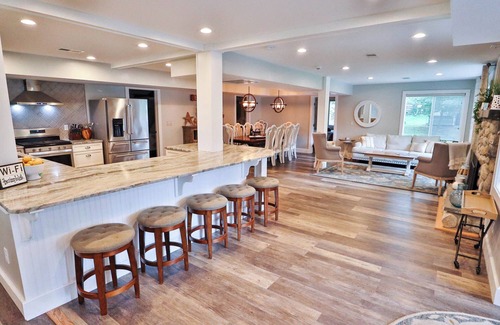 Fort Ann House | Dockside Manor-Family and Pet friendly- Private Dock,Gameroom, Firepit & Hot Tub