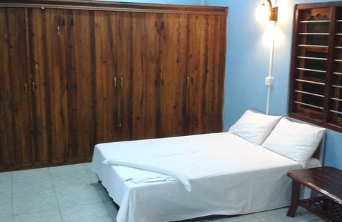 Arunagiri Nagar Bed & Breakfast | DockYard Inn Trincomalee at Dutch Bay Beach