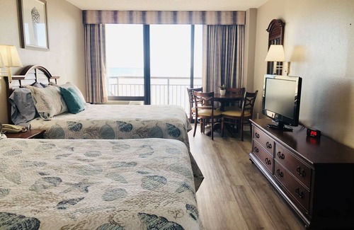 Myrtle Beach Resort | Dog & Family-Friendly Oceanfront Resort Room with Full Kitchen- 15th Floor Views